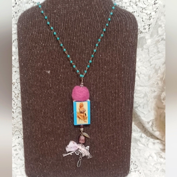 Handmade Necklace: - Picture 5 of 7